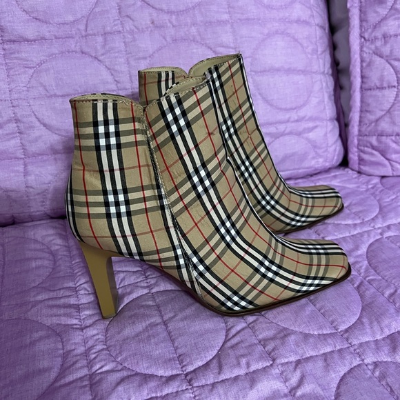 Plaid Booties and Hand Bag - Picture 4 of 4